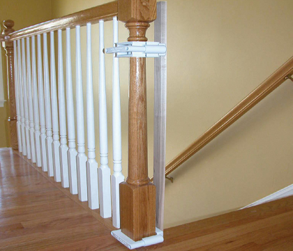 Kidco Safeway Wall Mounted Pet Gate White 24.75" 43.5"W x 30.5"H G2000 